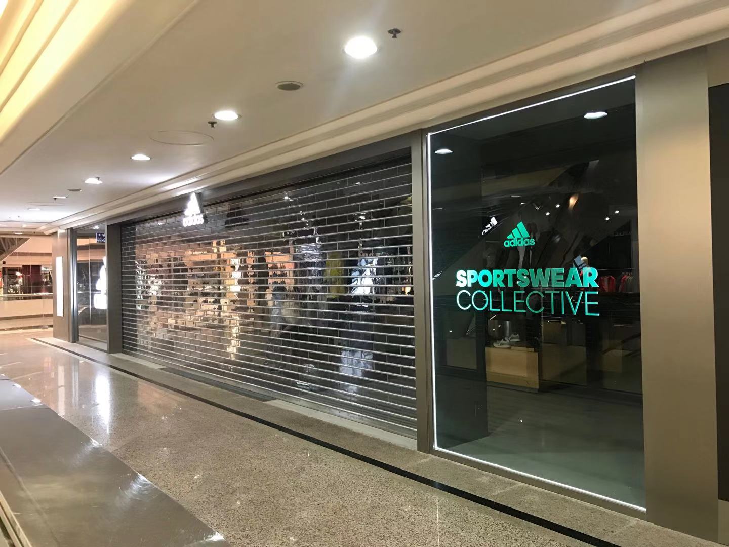 香港阿迪達(dá)斯門(mén)店